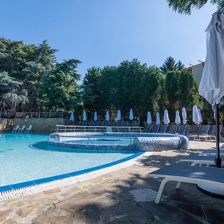 Excelsior Hotel 4*
